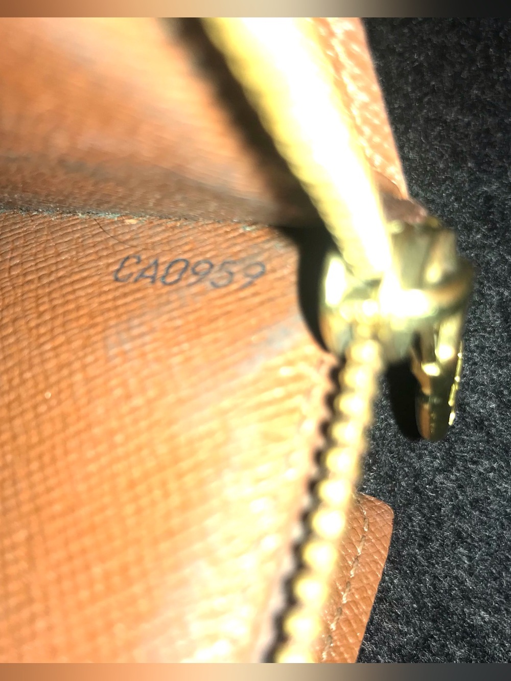 ✅AUTHENTIC LV LONG WALLET MONOGRAM - Picture 9 of 11